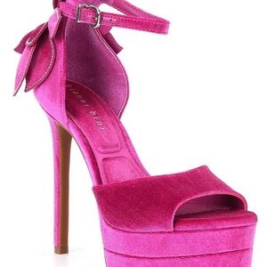 **NWOT** Karmello Velvet Flower Ankle Strap Platform Dress Sandals